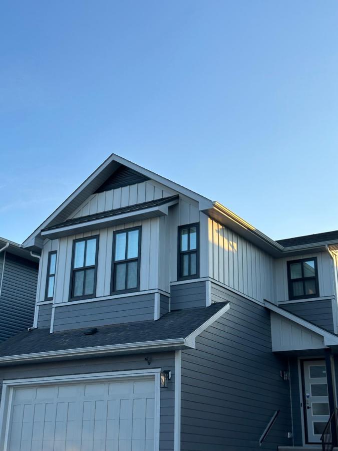 2 Bedroom 2 Washrooms Brand New Beautiful & Cozy Suite YYC Eksteriør bilde