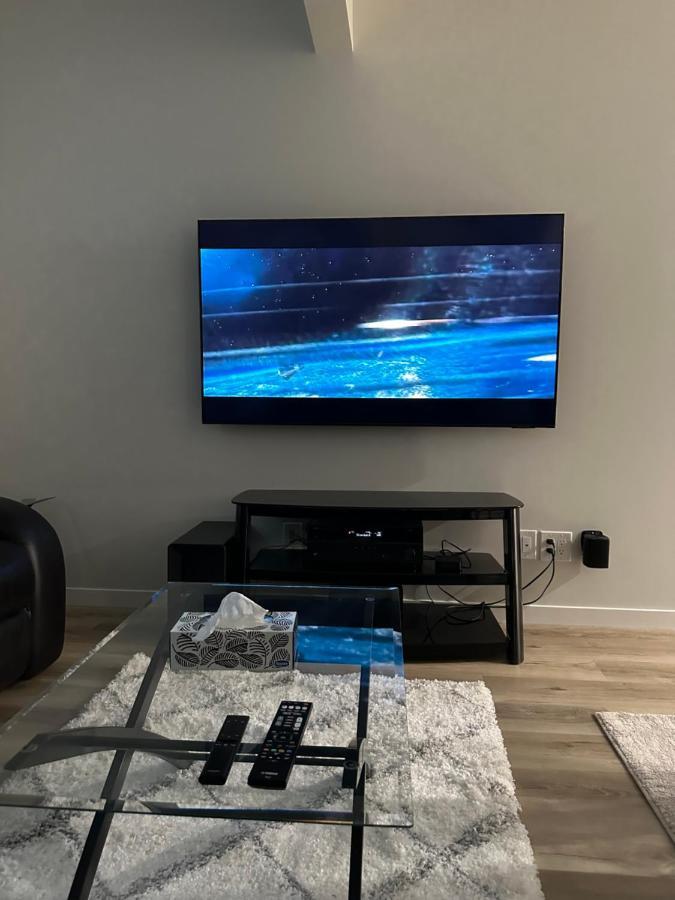 2 Bedroom 2 Washrooms Brand New Beautiful & Cozy Suite YYC Eksteriør bilde