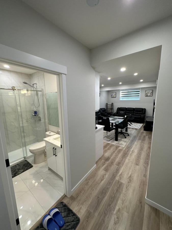 2 Bedroom 2 Washrooms Brand New Beautiful & Cozy Suite YYC Eksteriør bilde