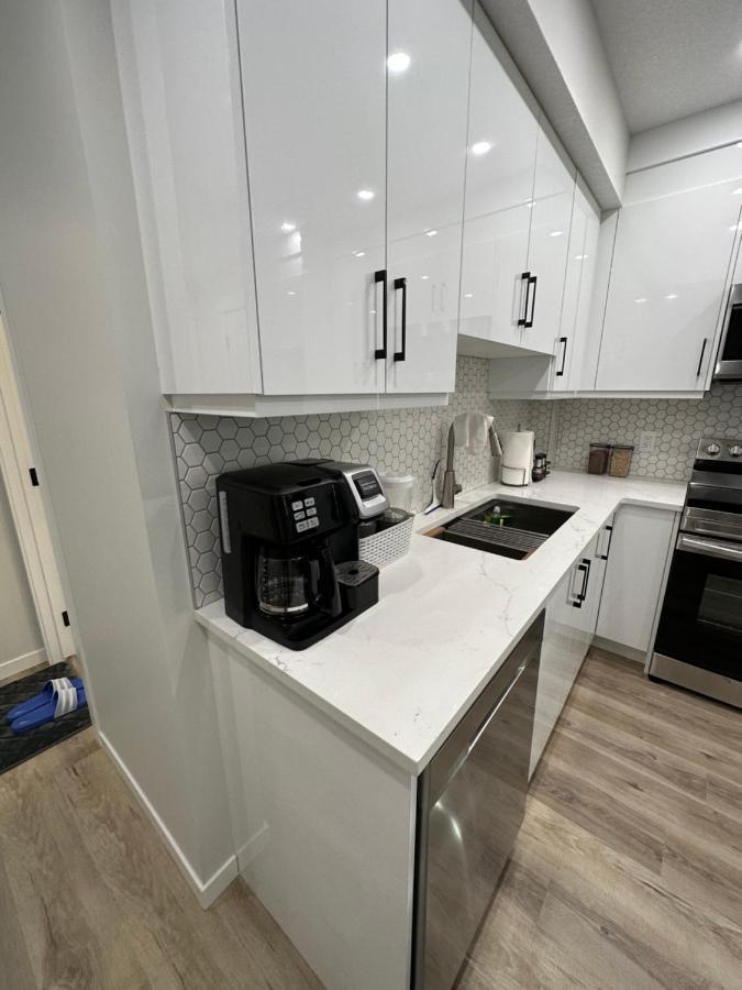 2 Bedroom 2 Washrooms Brand New Beautiful & Cozy Suite YYC Eksteriør bilde