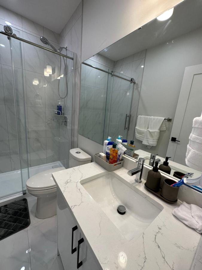 2 Bedroom 2 Washrooms Brand New Beautiful & Cozy Suite YYC Eksteriør bilde