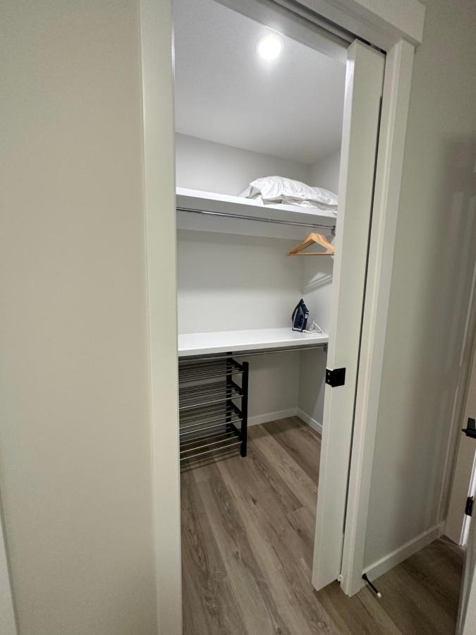 2 Bedroom 2 Washrooms Brand New Beautiful & Cozy Suite YYC Eksteriør bilde